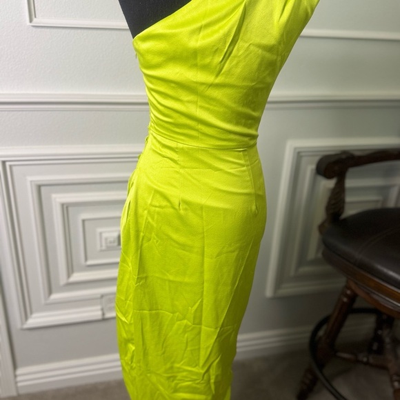Elliatt Neon Yellow One-Shoulder Dress - Picture 9 of 17